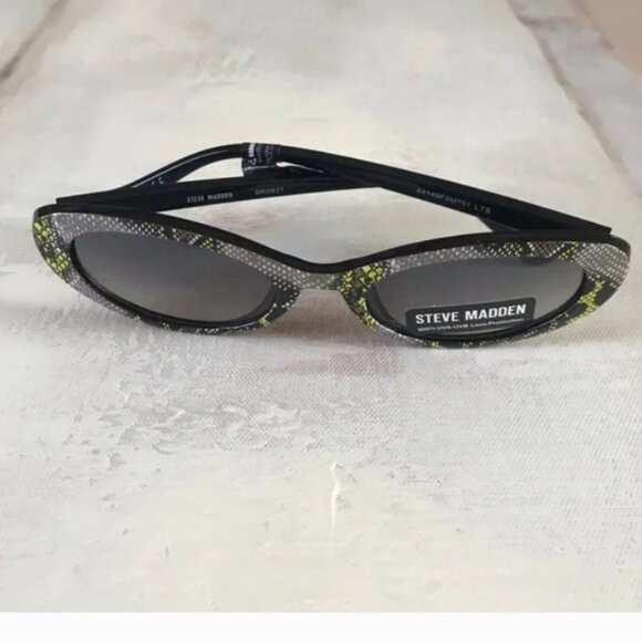 Steve Madden Neon Yellow / Black Snake Animal Print Cat Eye Sunglasses - Picture 5 of 6